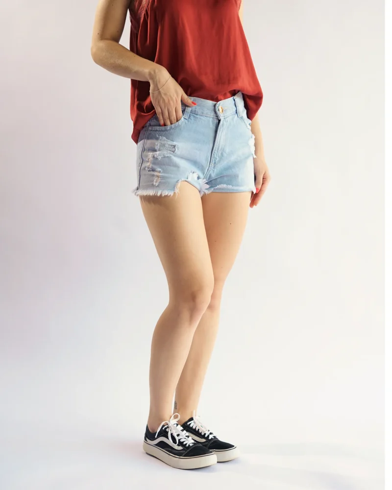 shorts-moms-jeans-rota-i-089-celeste-frente Shorts mom jeans rota – Celeste